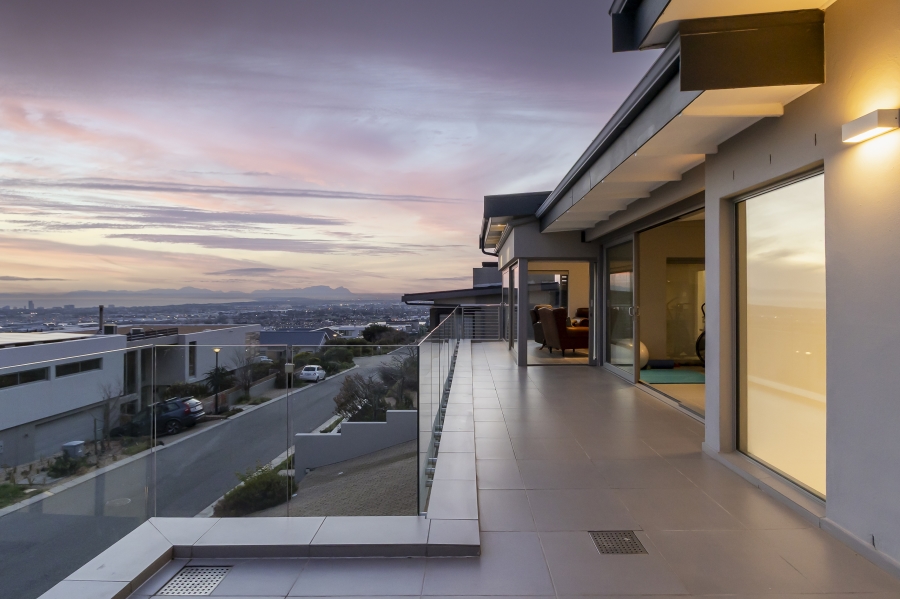 4 Bedroom Property for Sale in Dennegeur Western Cape